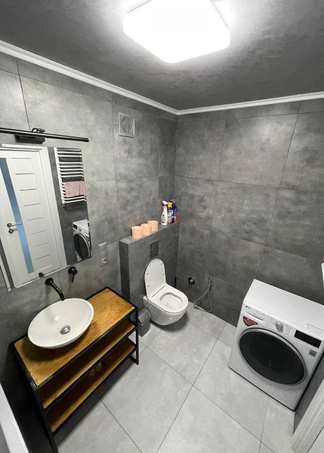 Новая Чистая N2 Квартира 5 Мин От Центра テルノーピリ エクステリア 写真